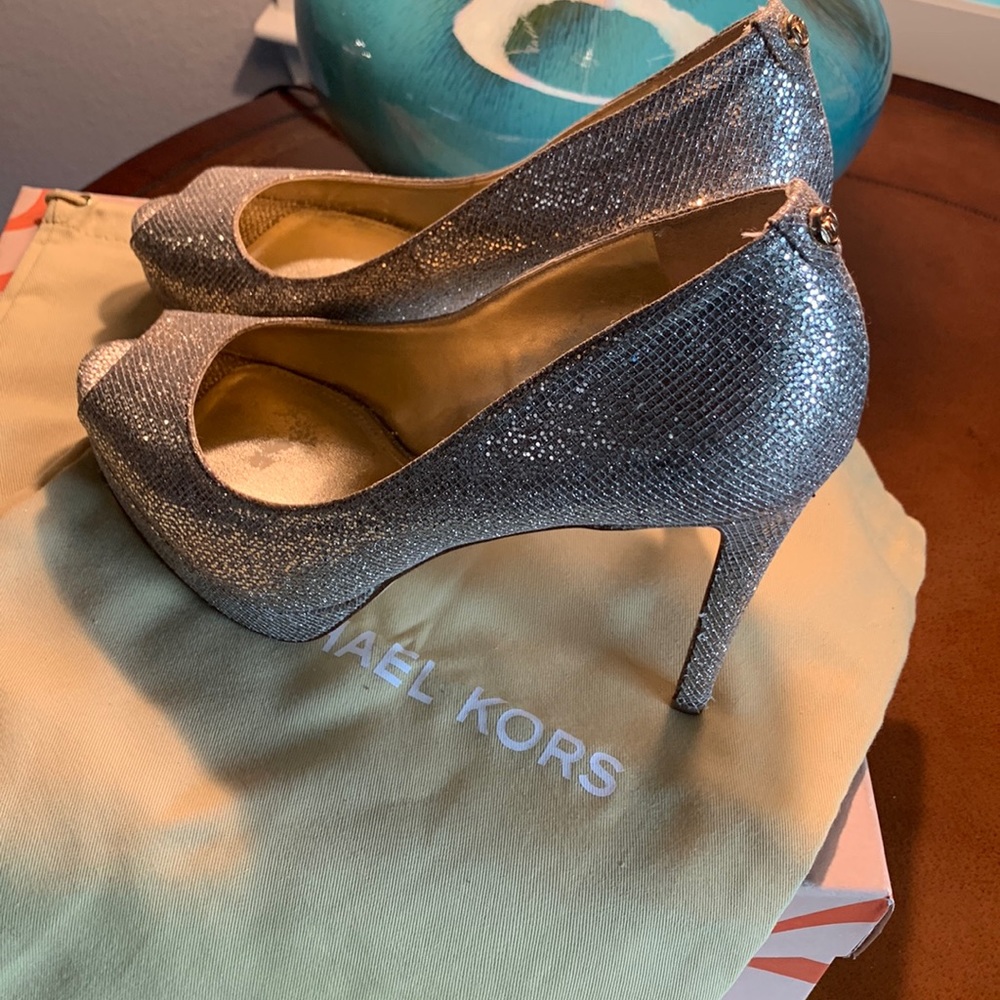 Michael Kors platform/heels size10 in sparkle gold